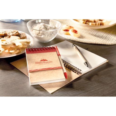 Bloc-notes recyclé et stylo