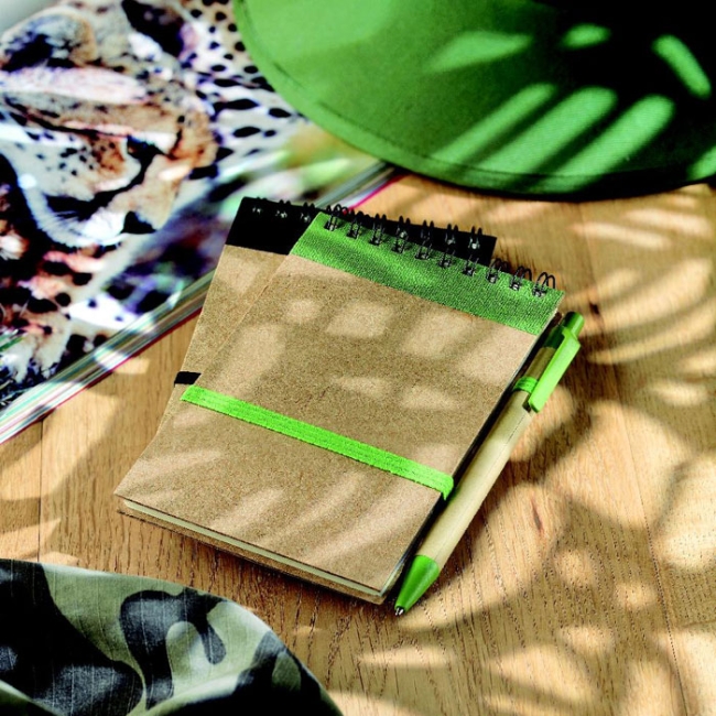 Bloc-notes recyclé et stylo