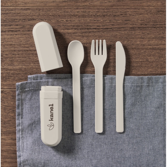 Cutlery set and case in PLA