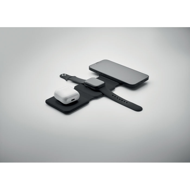 Foldable charging station