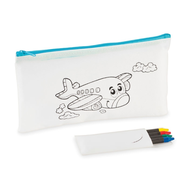 Pencil case with 4 crayons