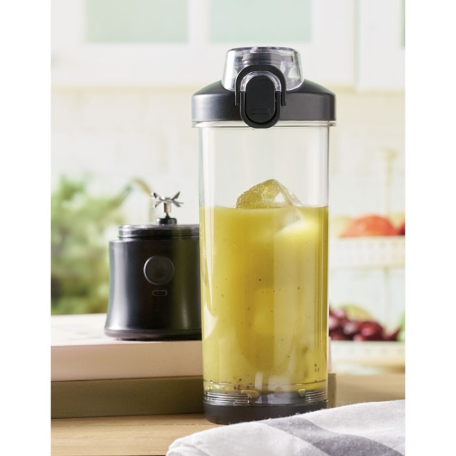 Portable smoothie blender