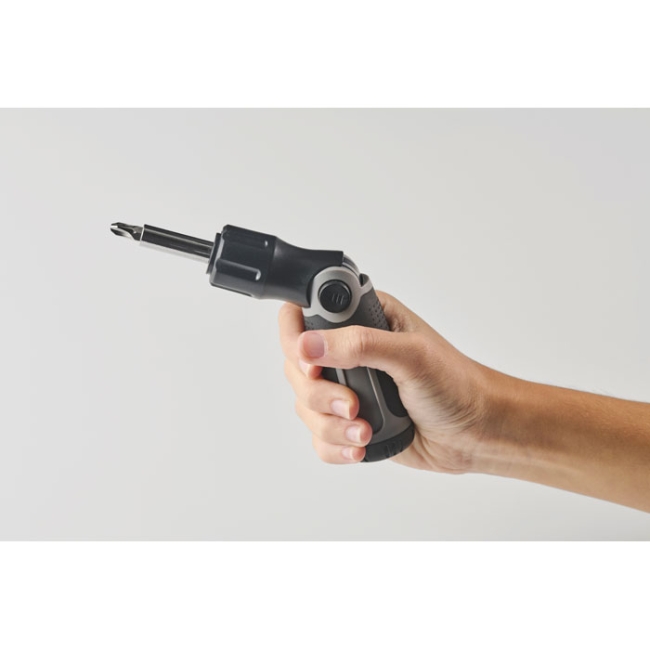 Multi bit bendable screwdriver