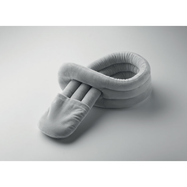 Bendable roll travel pillow