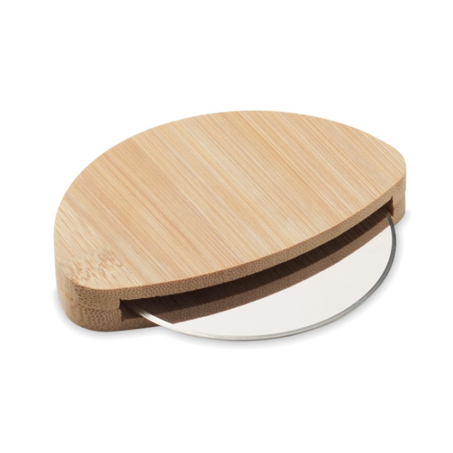 Round bamboo pizza cutter