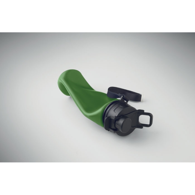 Foldable silicone sports bottle