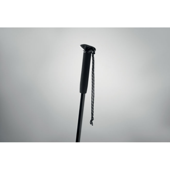 Telescopic walking pole