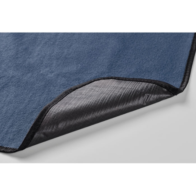 Polar fleece picnic blanket