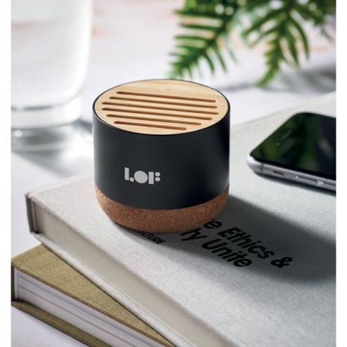 Cork and aluminium speaker
